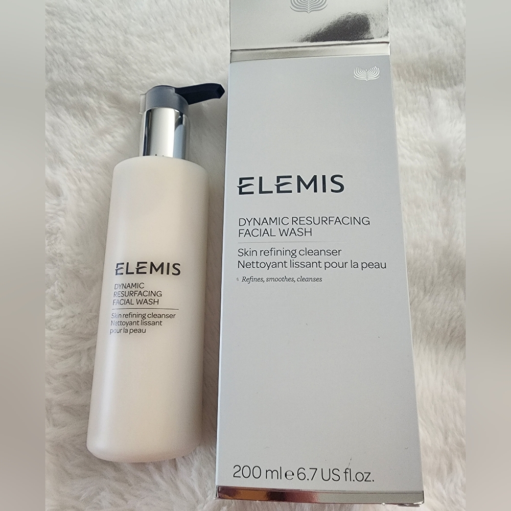 NIB Elemis resurfacing facial wash